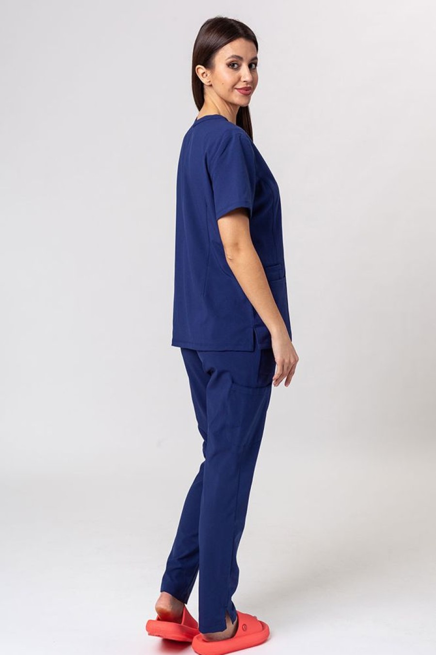 Ona Maevn Uniforms | Komplet Medyczny Damski Maevn Momentum (Bluza Double V-Neck, Spodnie 6-Pocket) Ciemny Granat